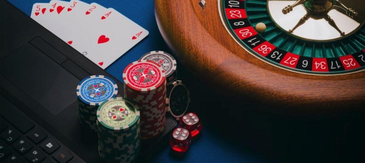 Khám phá tứ quý chặt được gì trong các trò chơi bài phổ biến hiện nay